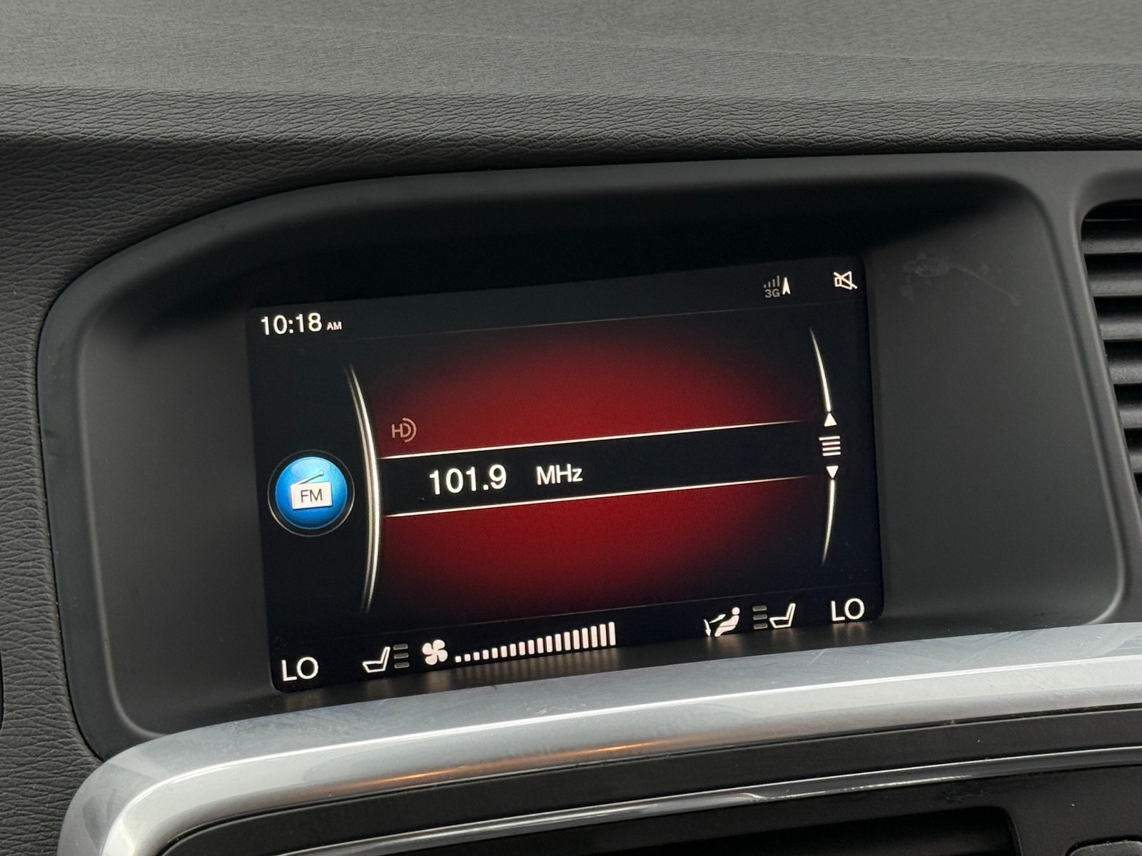 Thumbnail: 2018 Volvo V60 - 3
