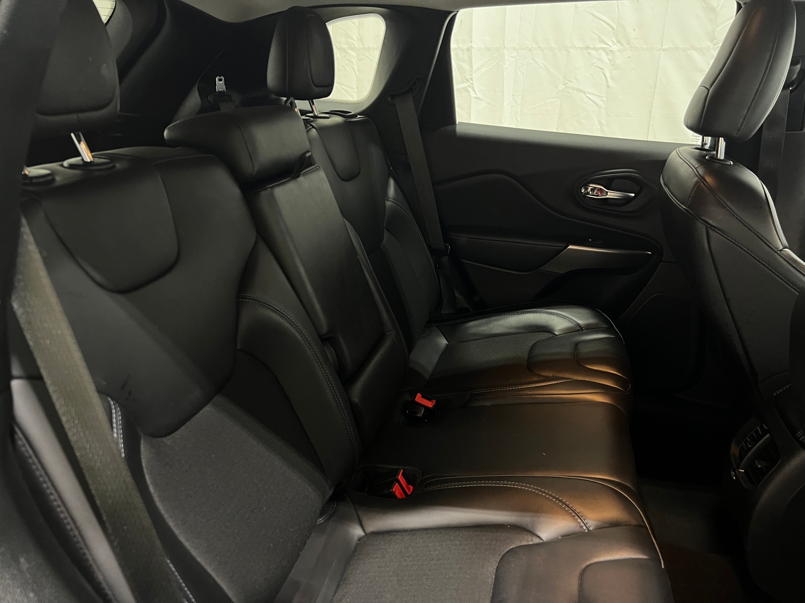 Thumbnail: 2020 Jeep Cherokee - 6