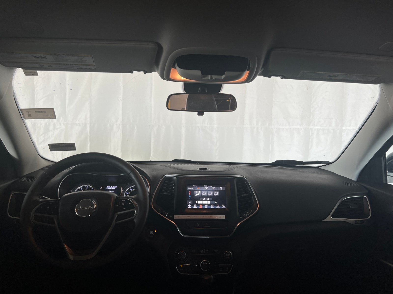 Thumbnail: 2020 Jeep Cherokee - 3