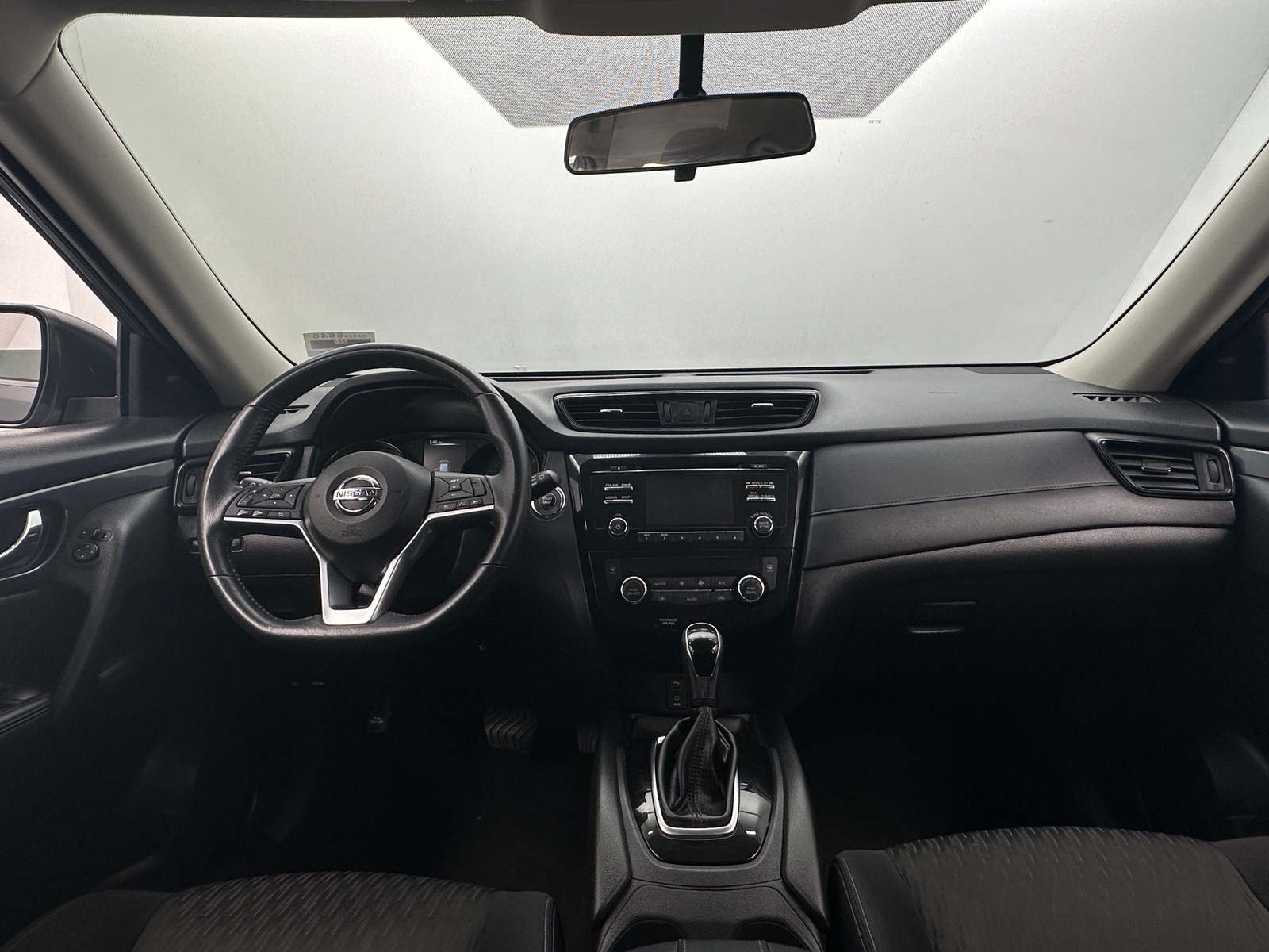 Thumbnail: 2017 Nissan Rogue - 3