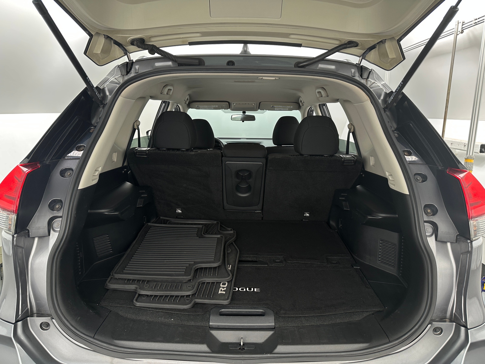Thumbnail: 2017 Nissan Rogue - 7
