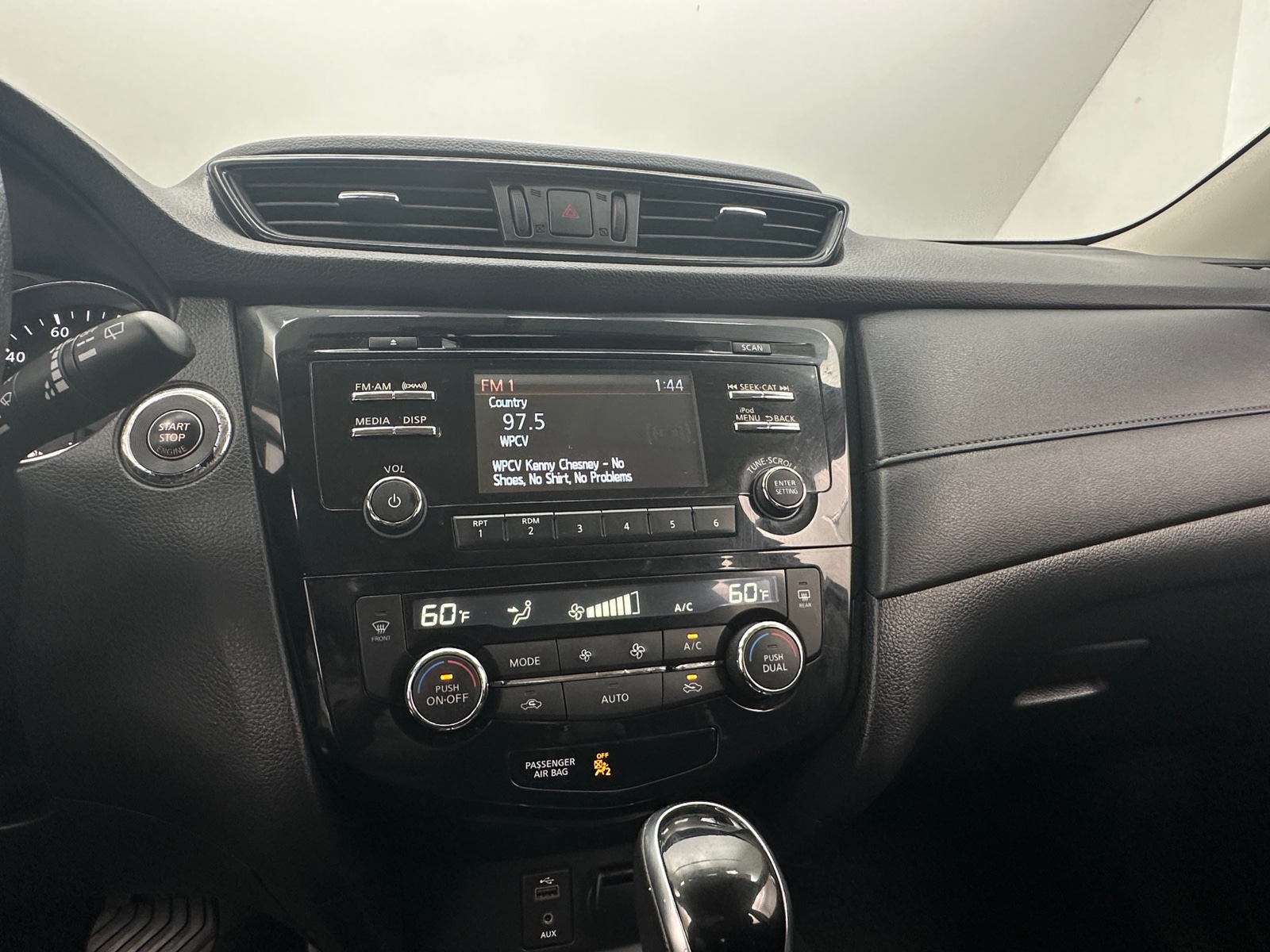 Thumbnail: 2017 Nissan Rogue - 4