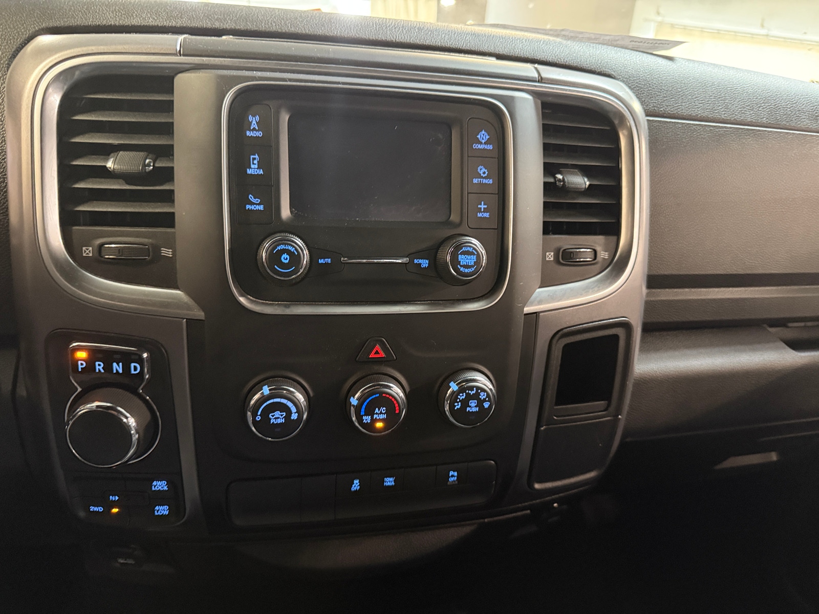 Thumbnail: 2022 RAM 1500 Classic - 4