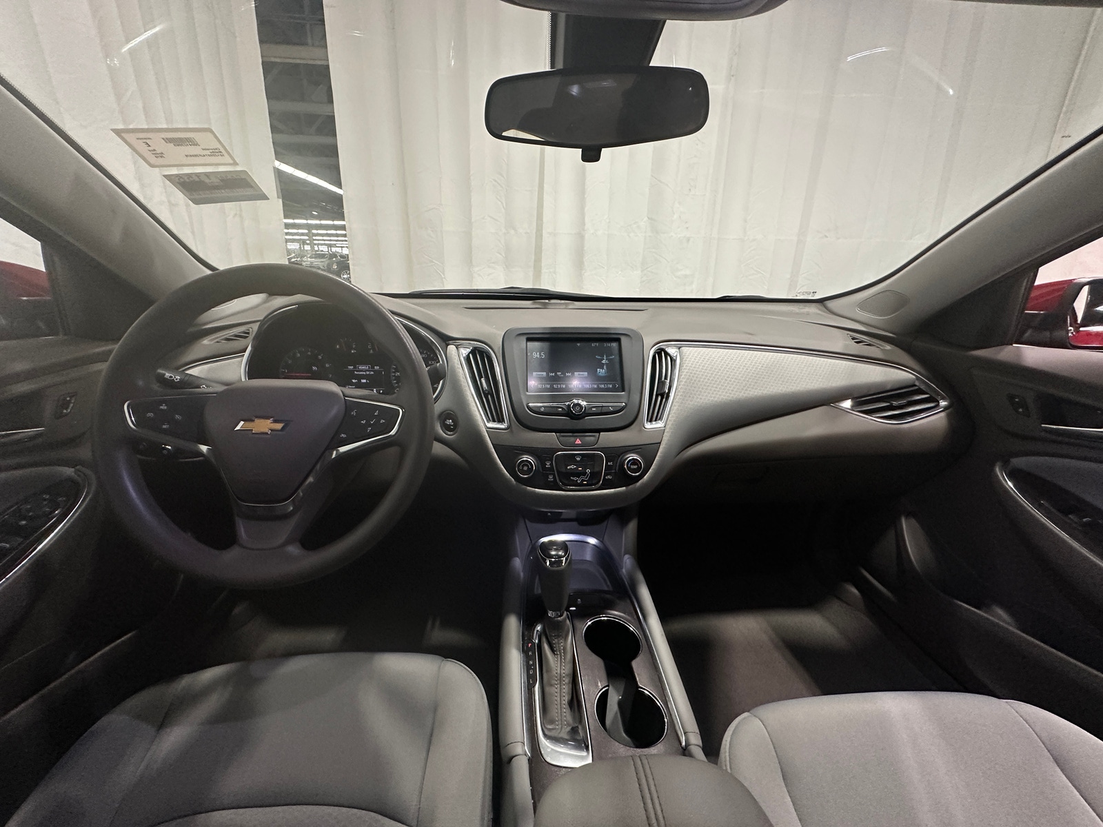 Thumbnail: 2018 Chevrolet Malibu - 3