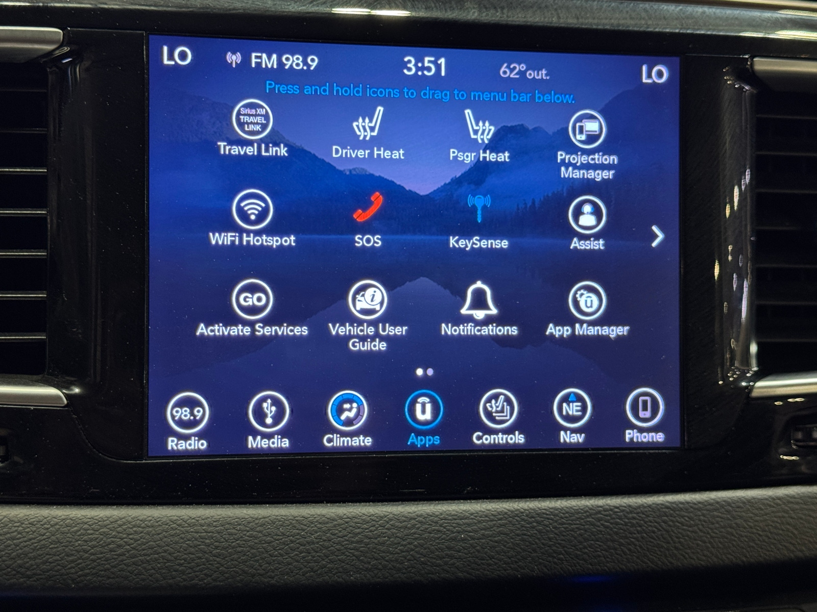 Thumbnail: 2018 Chrysler Pacifica - 3