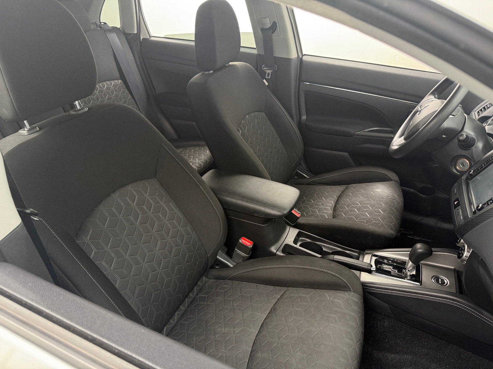 Thumbnail: 2020 Mitsubishi Outlander Sport - 2