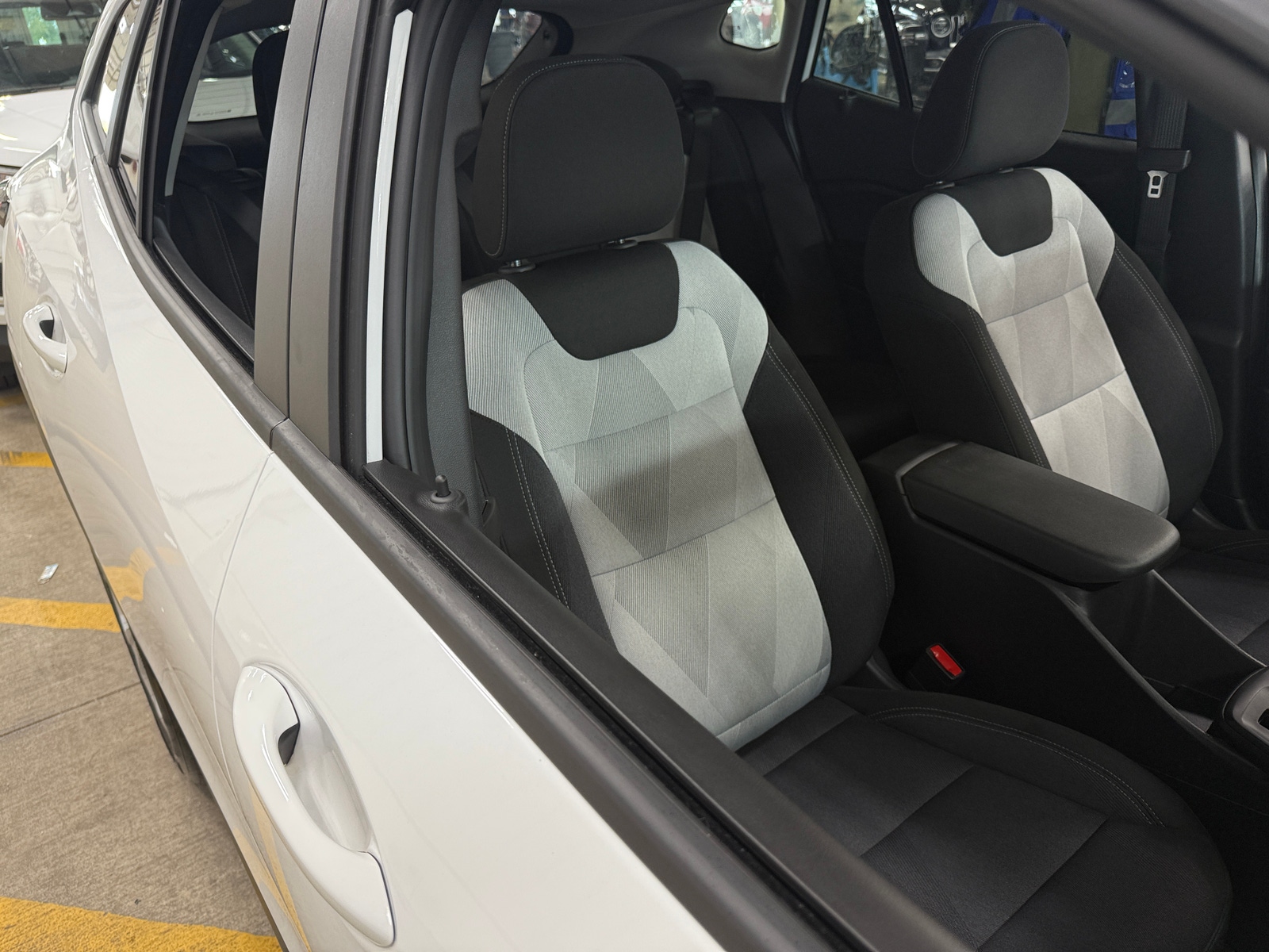Thumbnail: 2025 Chevrolet Trax - 2