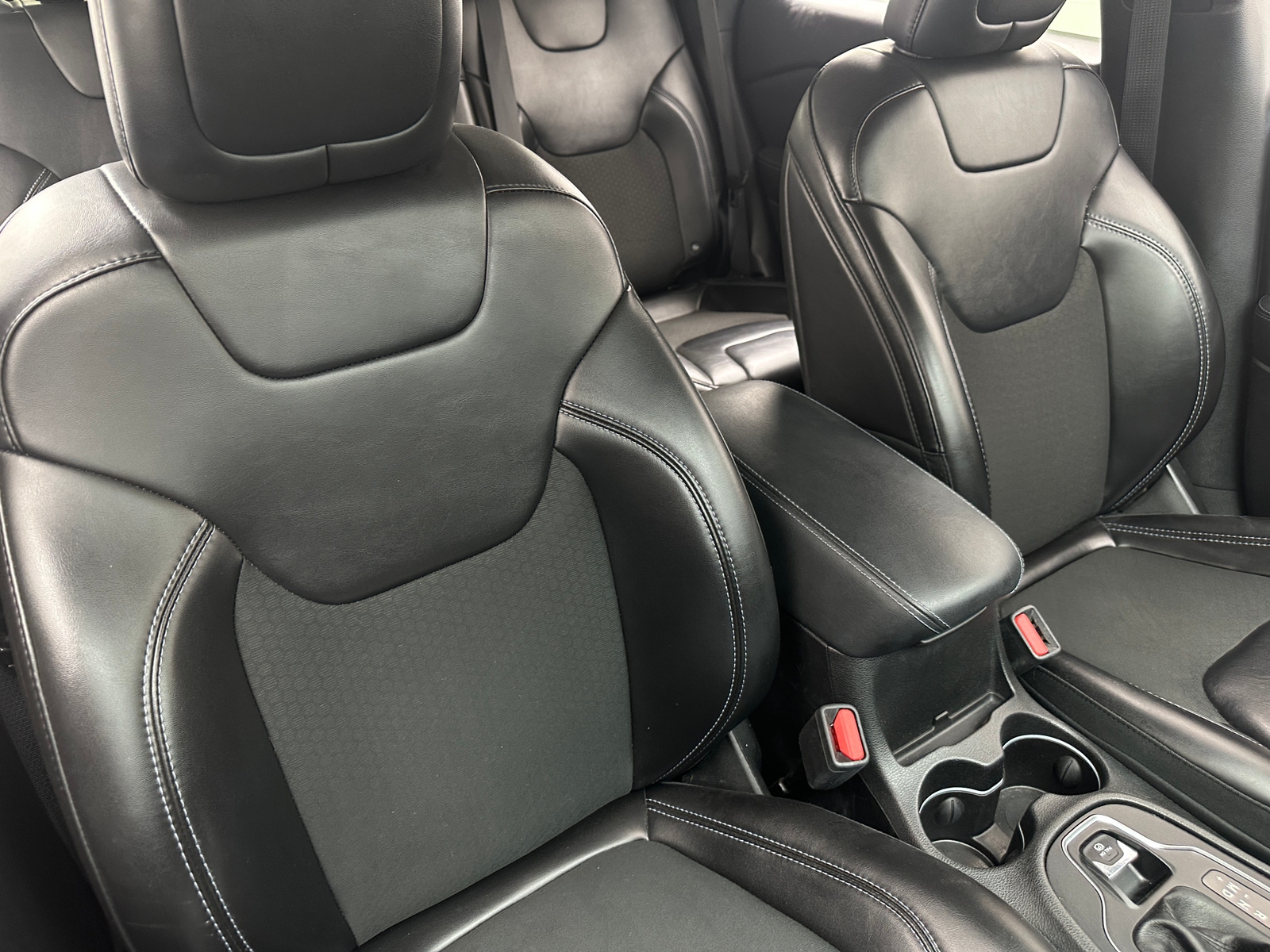 Thumbnail: 2019 Jeep Cherokee - 2