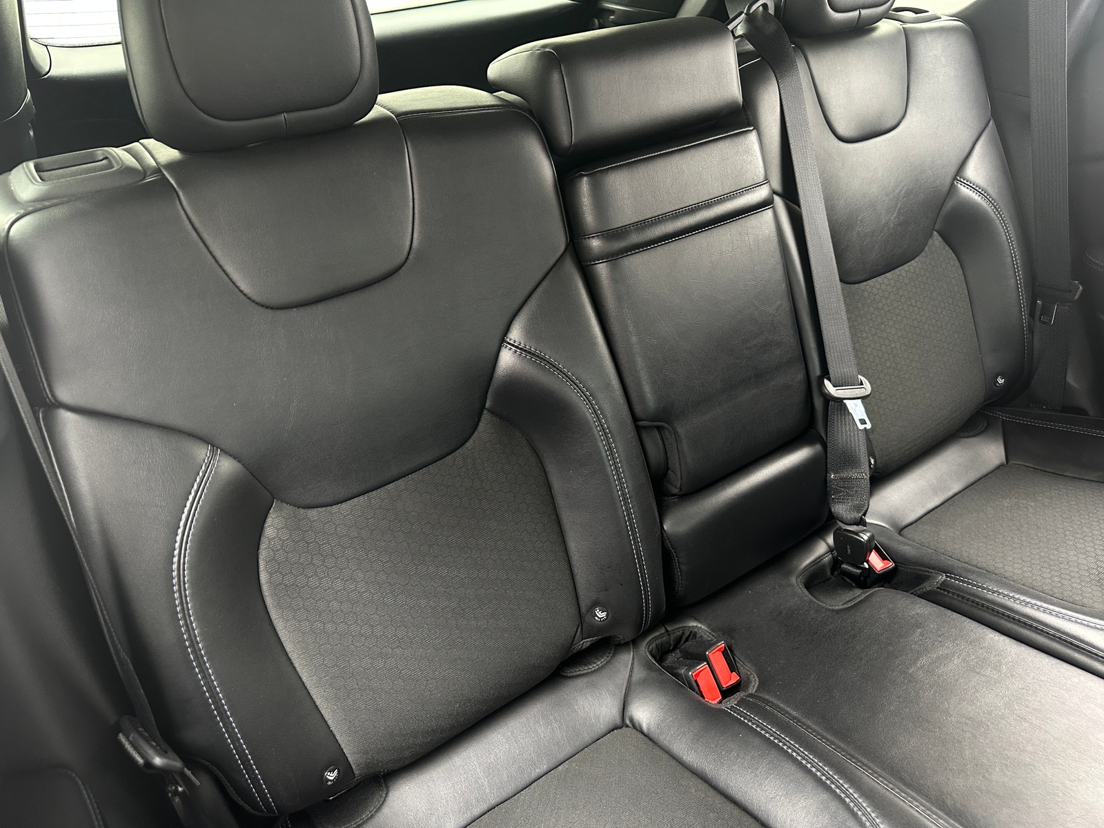 Thumbnail: 2019 Jeep Cherokee - 6