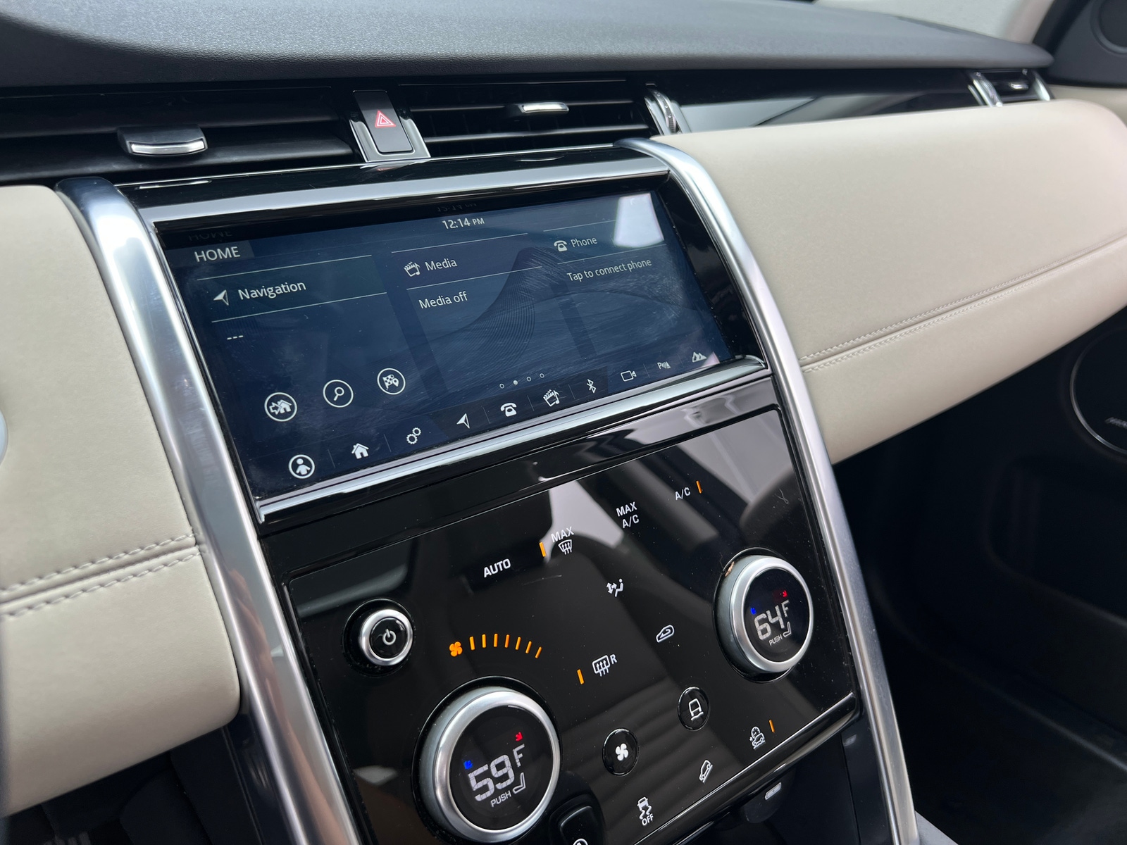 Thumbnail: 2020 Land Rover Discovery Sport - 3