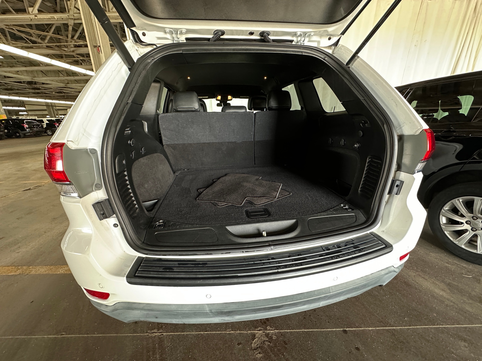 Thumbnail: 2018 Jeep Grand Cherokee - 7