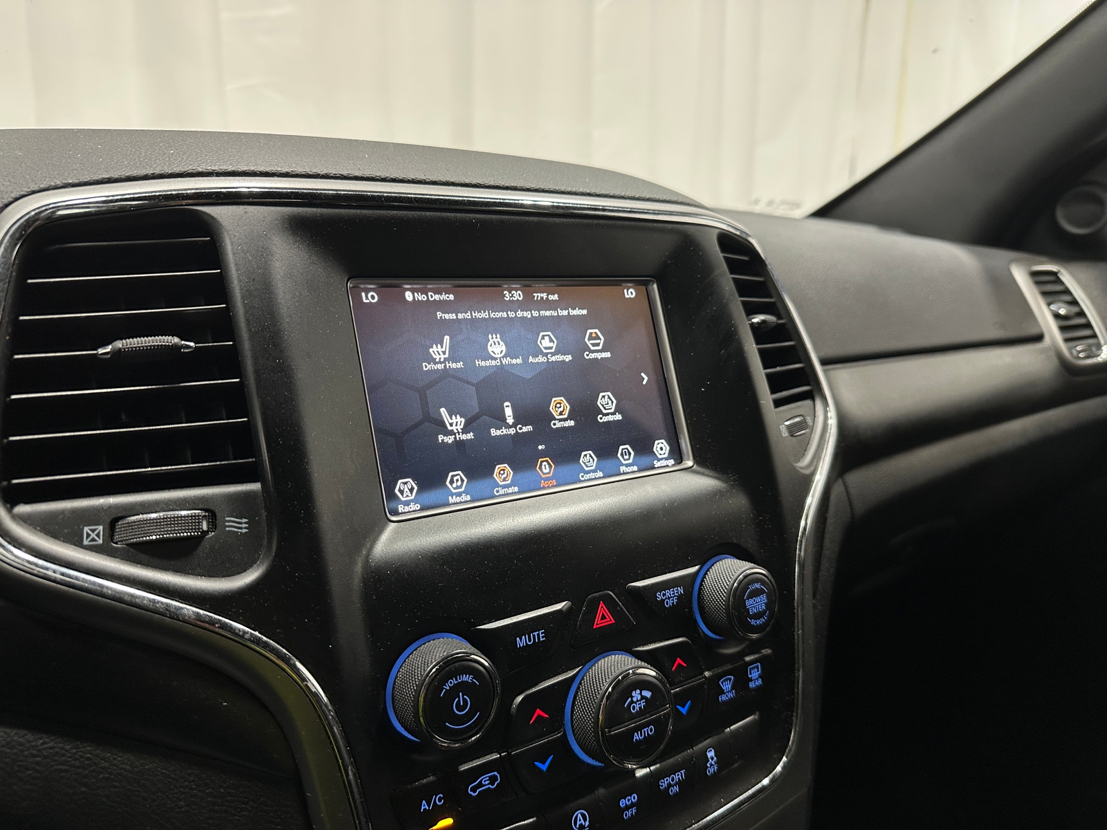 Thumbnail: 2018 Jeep Grand Cherokee - 4