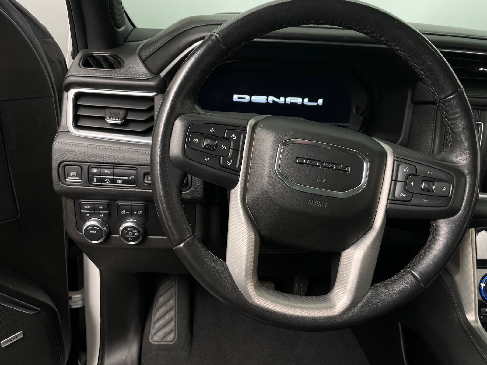 Thumbnail: 2022 GMC Yukon - 4