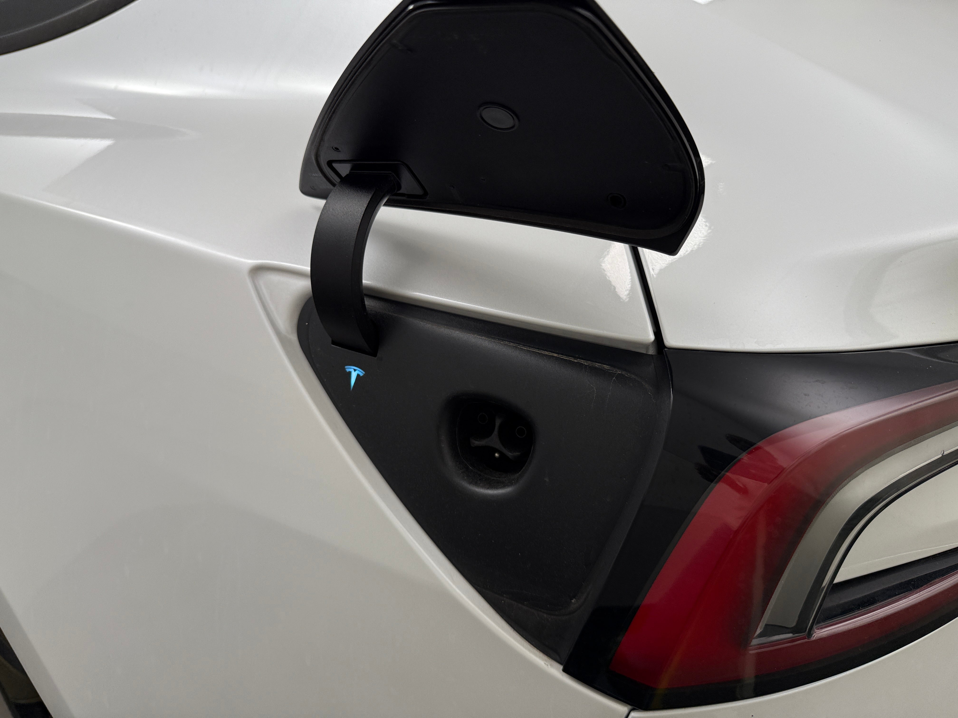 Used 2025 Tesla Model 3 Performance with VIN 5YJ3E1EA3SF910428 for sale in Oak Creek, WI