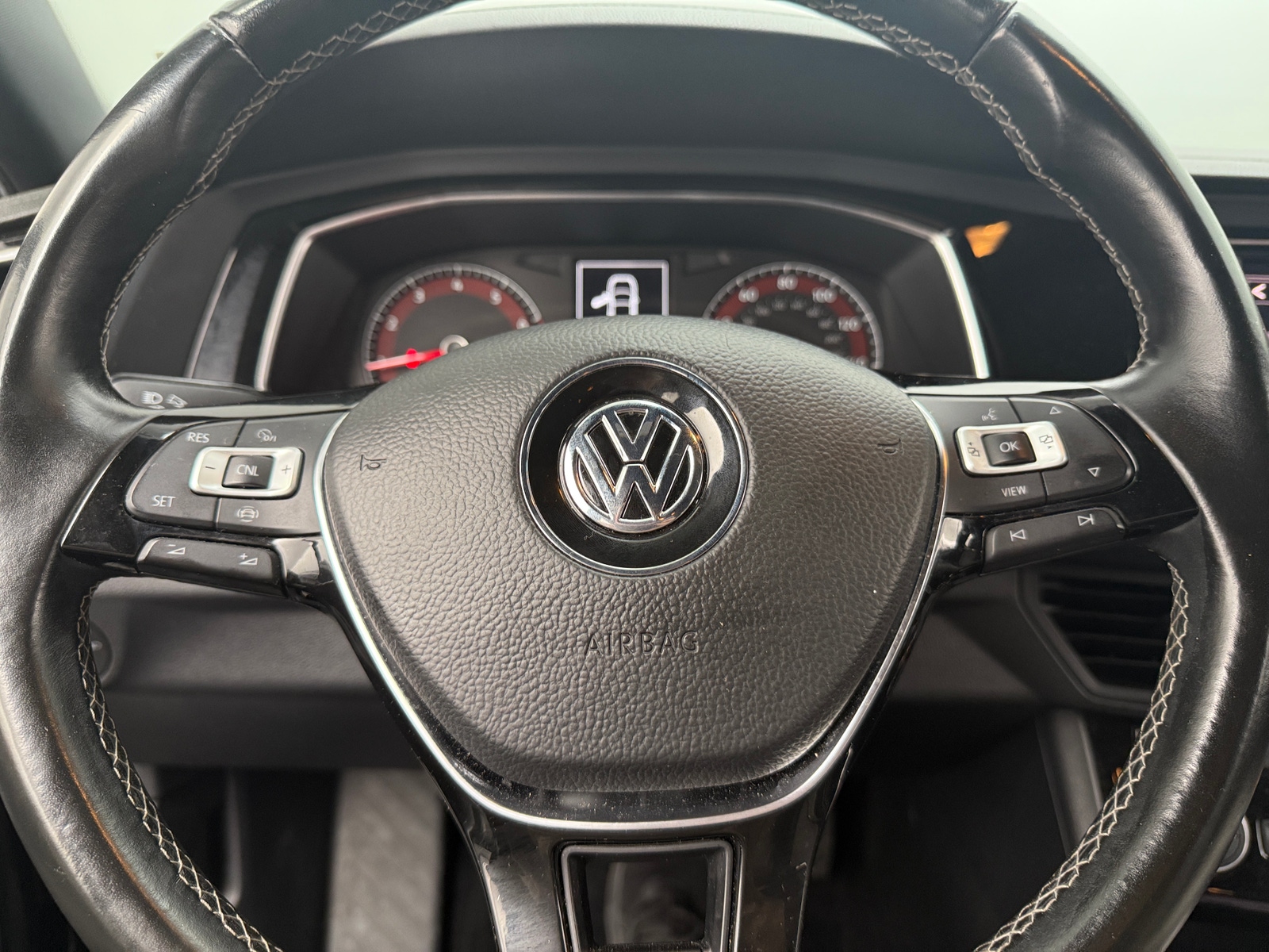Thumbnail: 2019 Volkswagen Jetta - 4