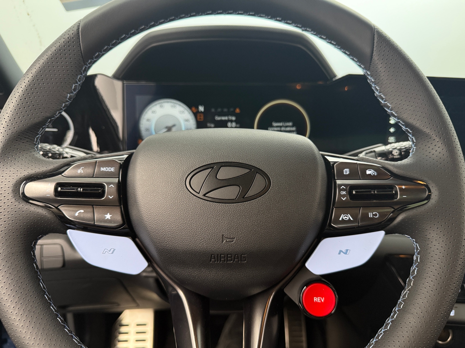 Thumbnail: 2025 Hyundai Elantra - 4