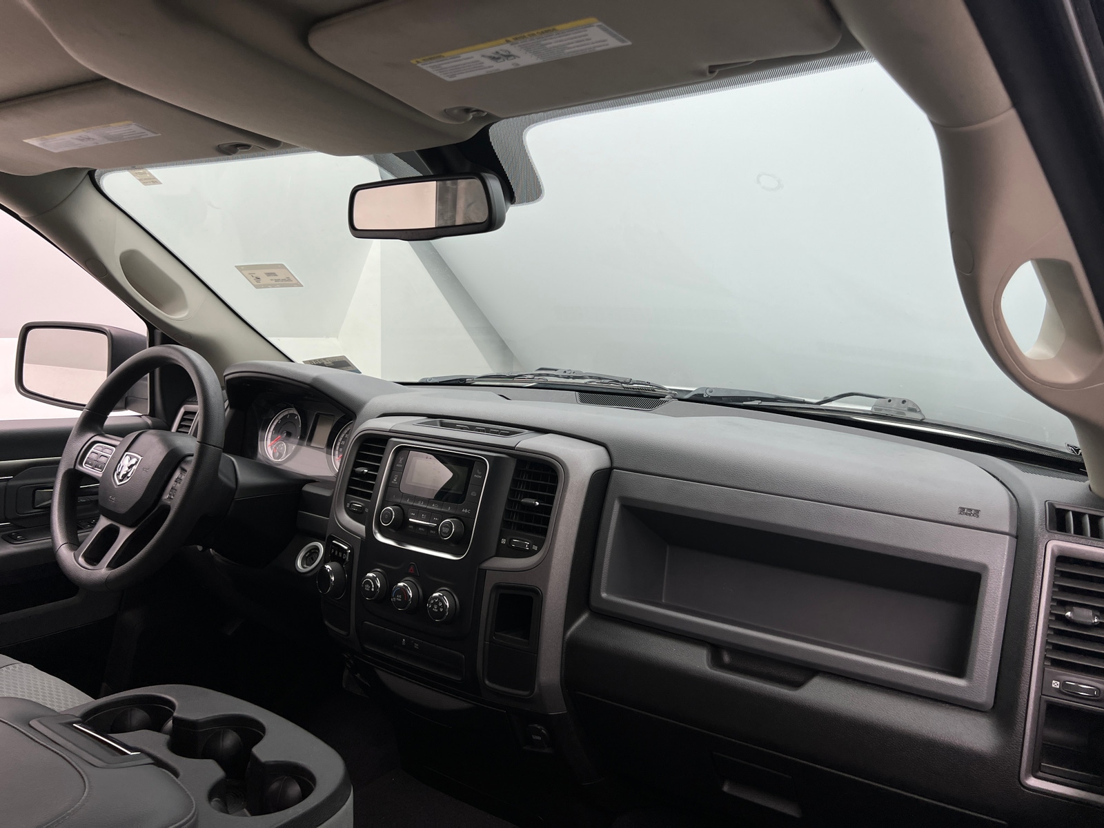Thumbnail: 2019 RAM 1500 Classic - 3