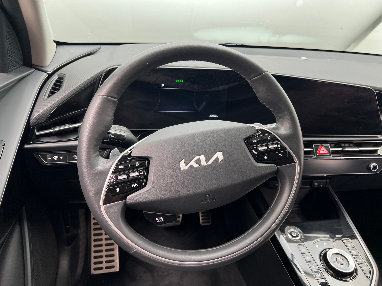 Thumbnail: 2023 Kia Niro - 4