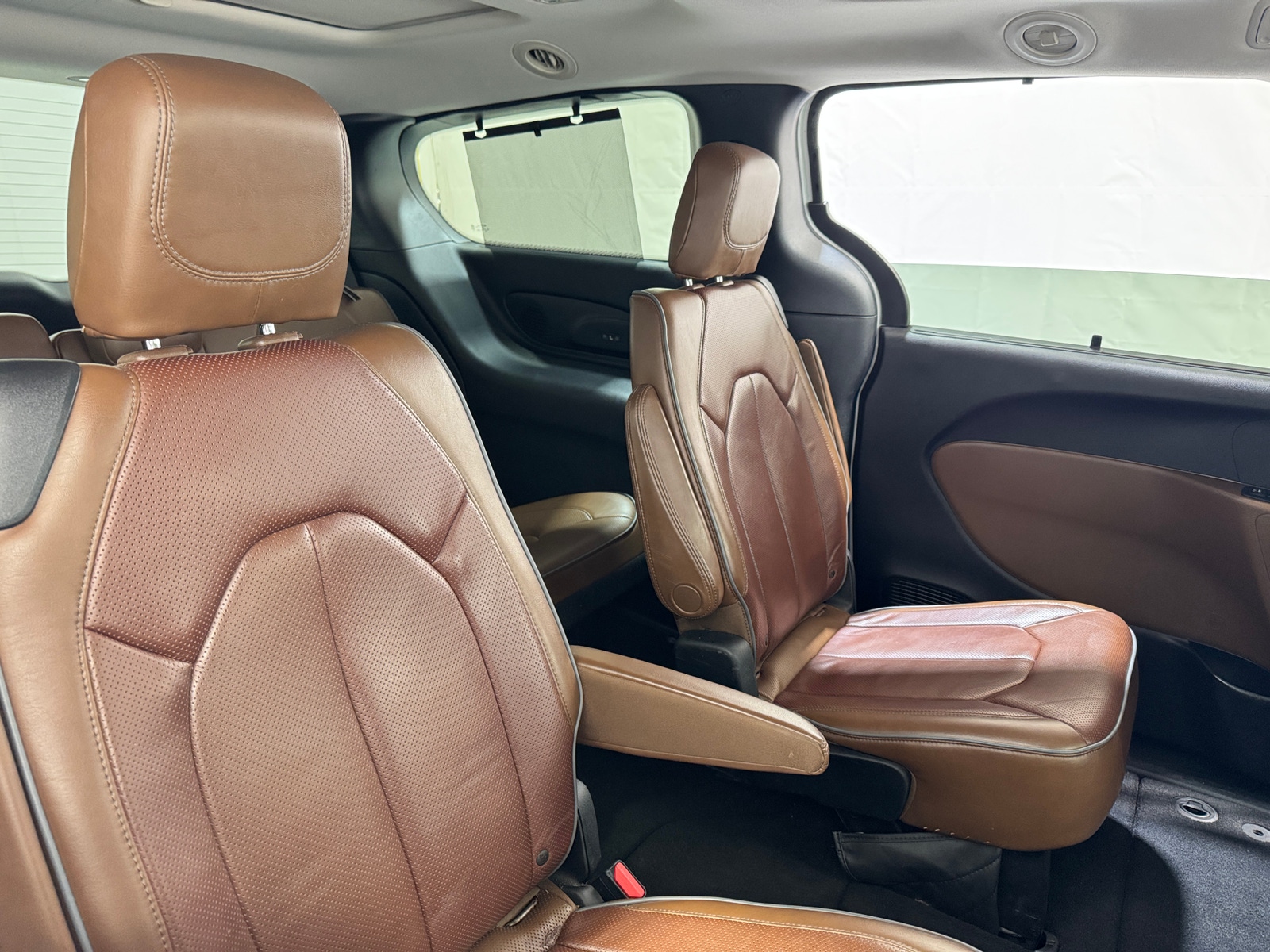 Thumbnail: 2017 Chrysler Pacifica - 5