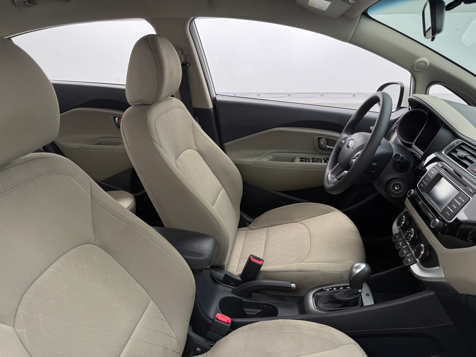 Thumbnail: 2016 Kia Rio - 2