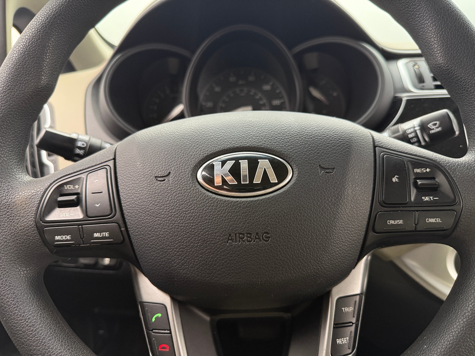 Thumbnail: 2016 Kia Rio - 5