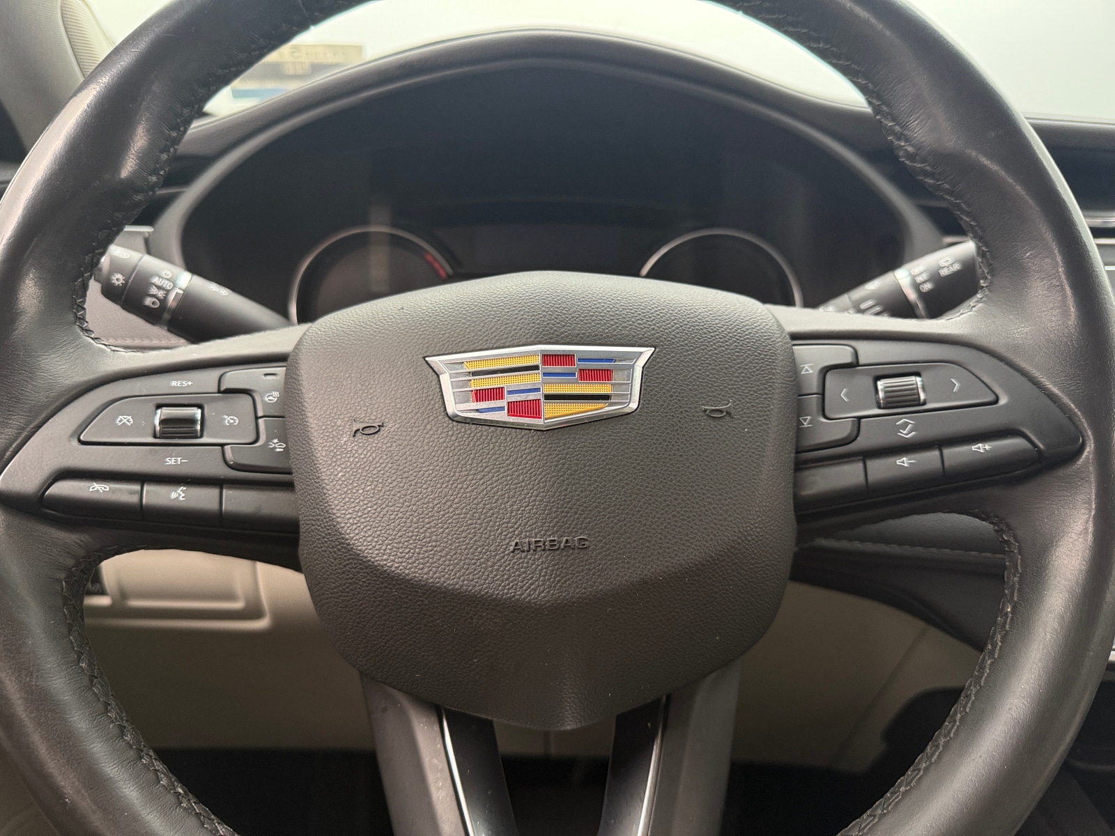 Thumbnail: 2019 Cadillac XT4 - 4