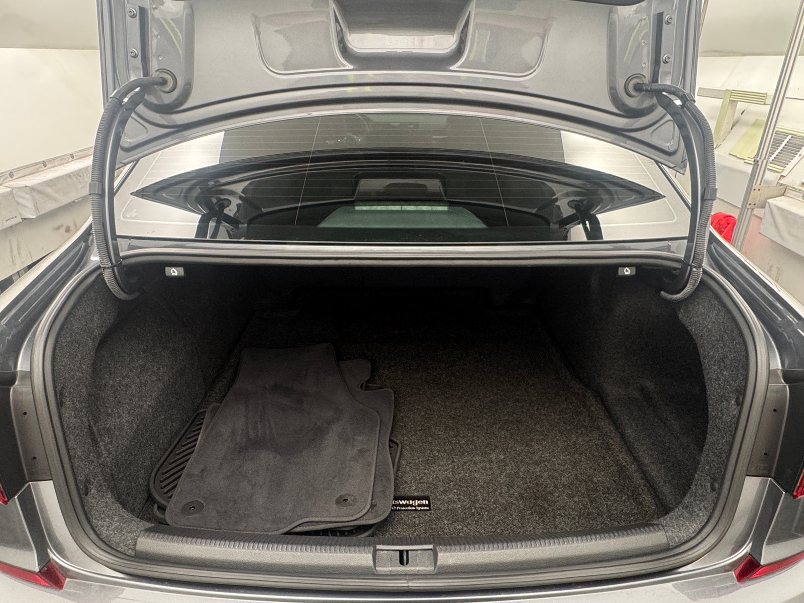 Thumbnail: 2018 Volkswagen Passat - 6