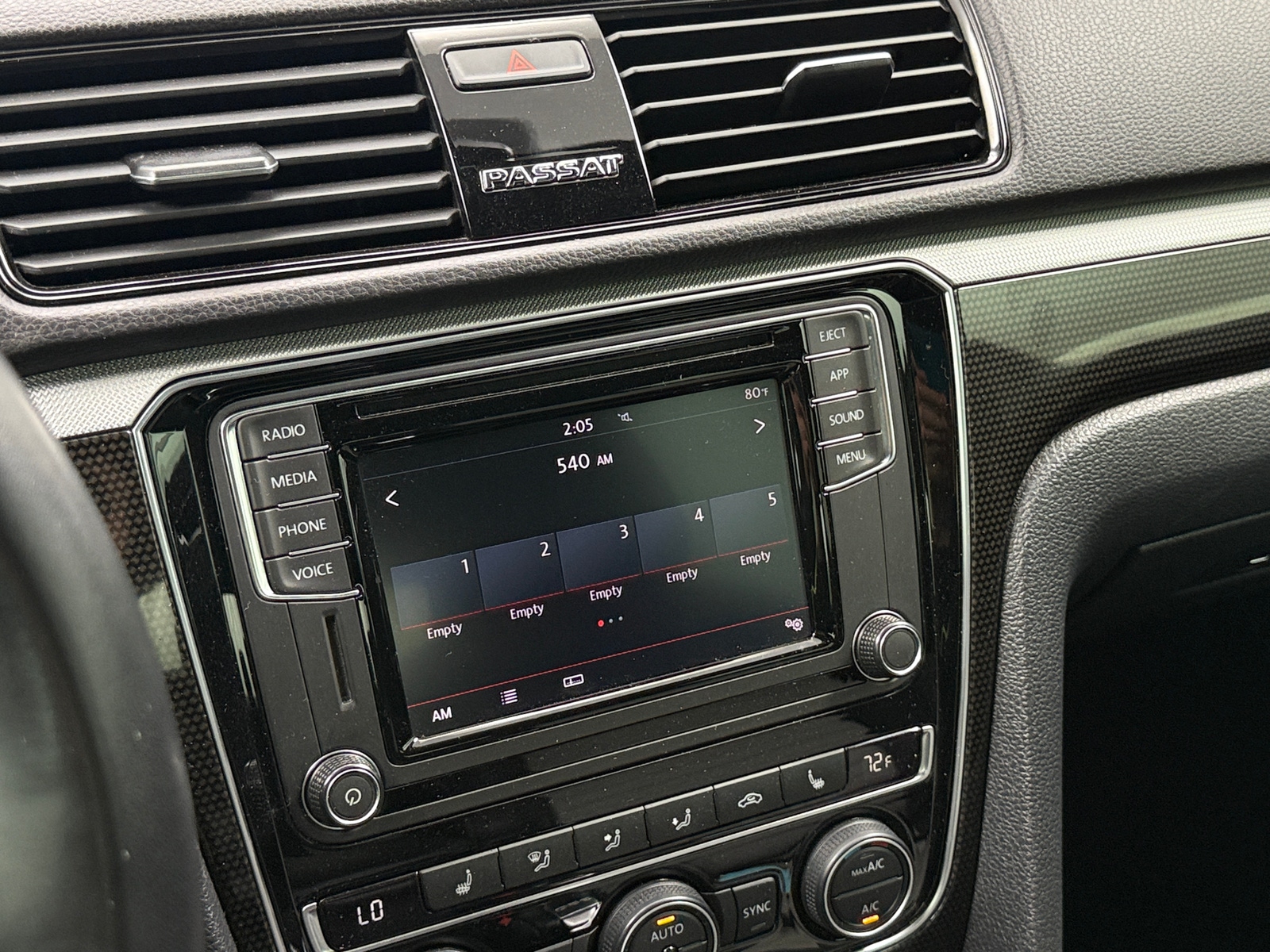 Thumbnail: 2018 Volkswagen Passat - 3