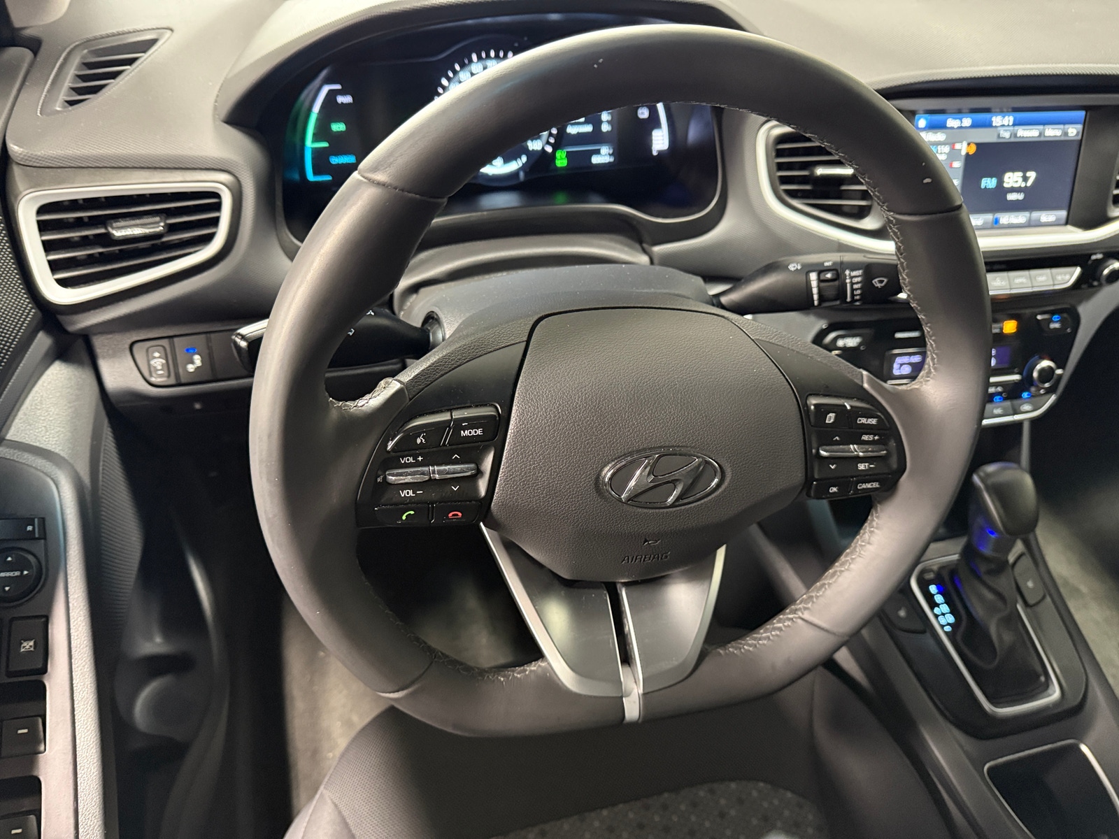 Thumbnail: 2017 Hyundai Ioniq - 5