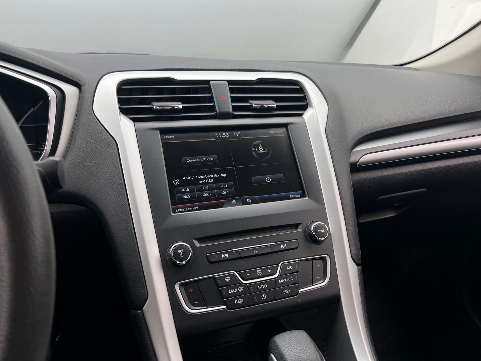 Thumbnail: 2016 Ford Fusion - 4