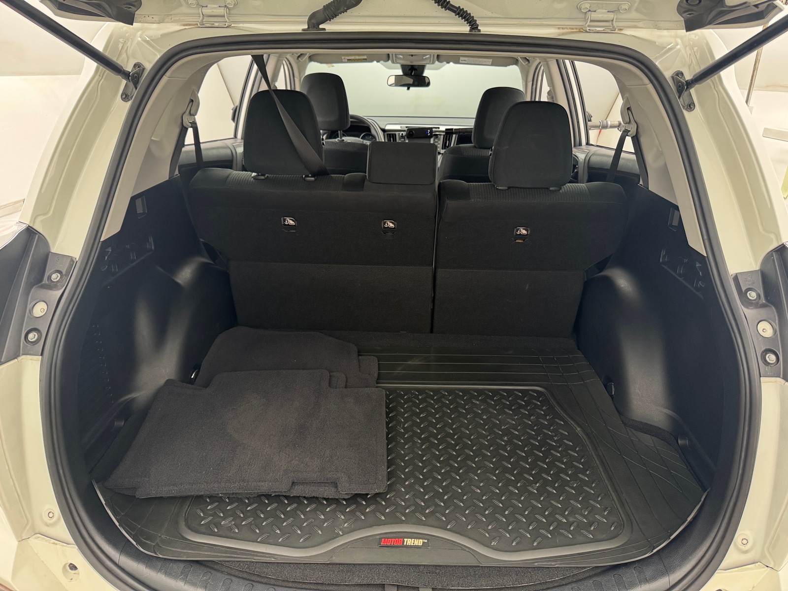 Thumbnail: 2017 Toyota RAV4 - 7