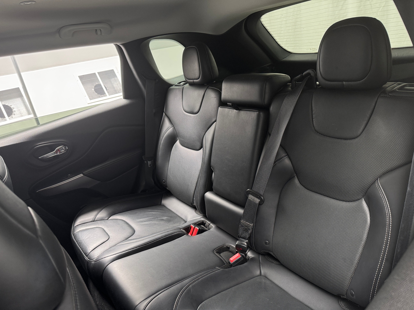 Thumbnail: 2019 Jeep Cherokee - 5