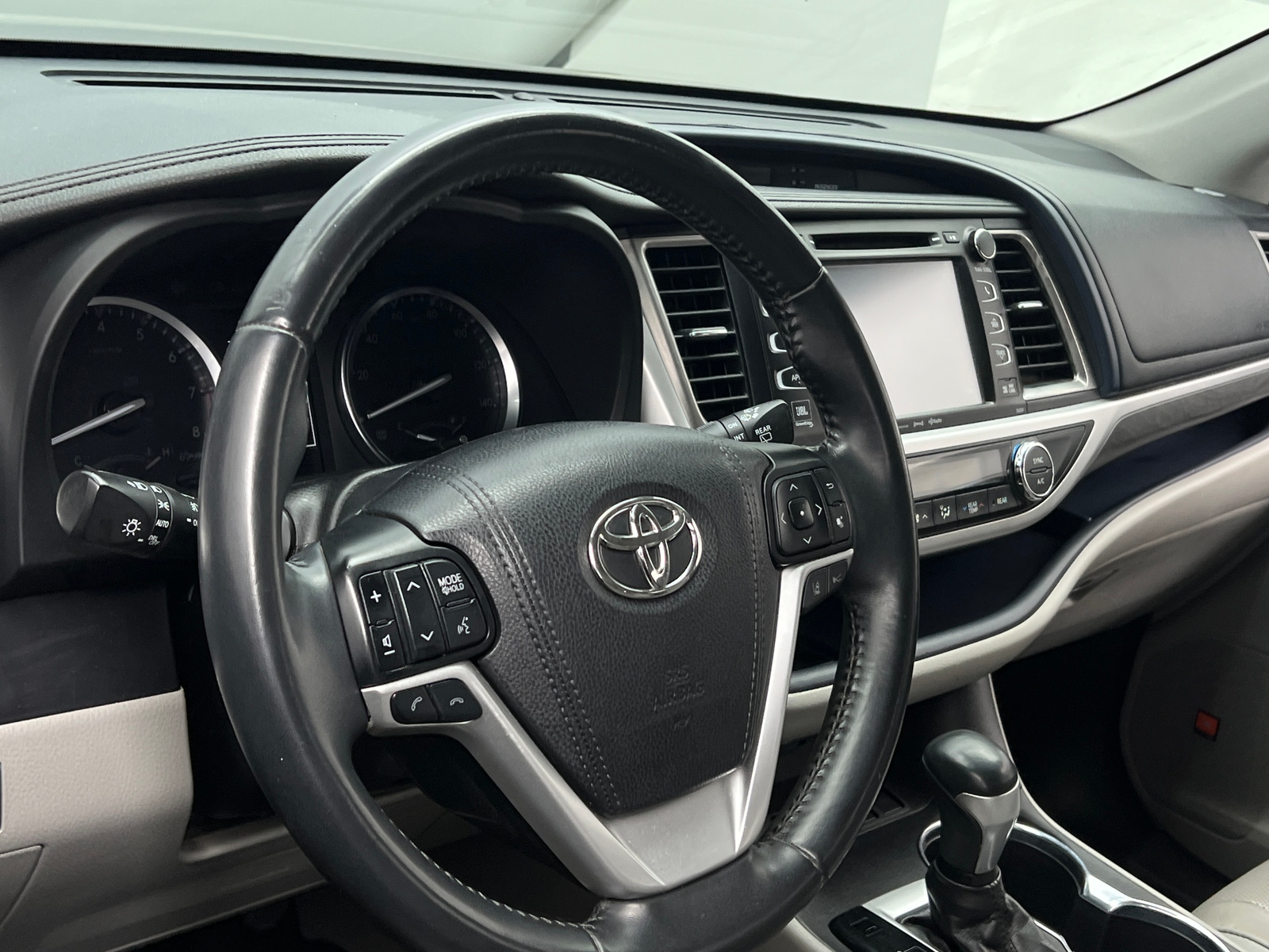 Thumbnail: 2019 Toyota Highlander - 4