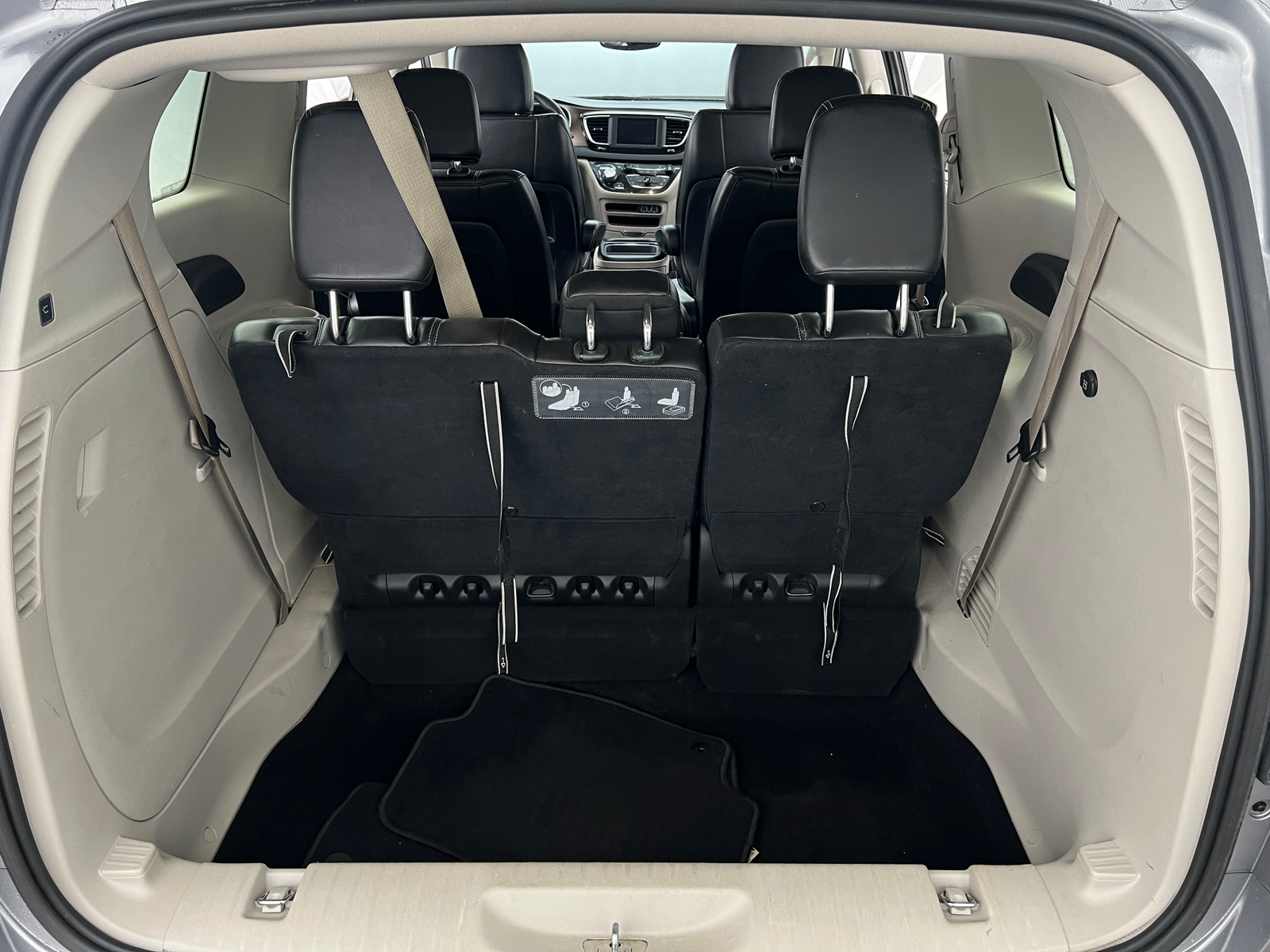 Thumbnail: 2021 Chrysler Voyager - 6