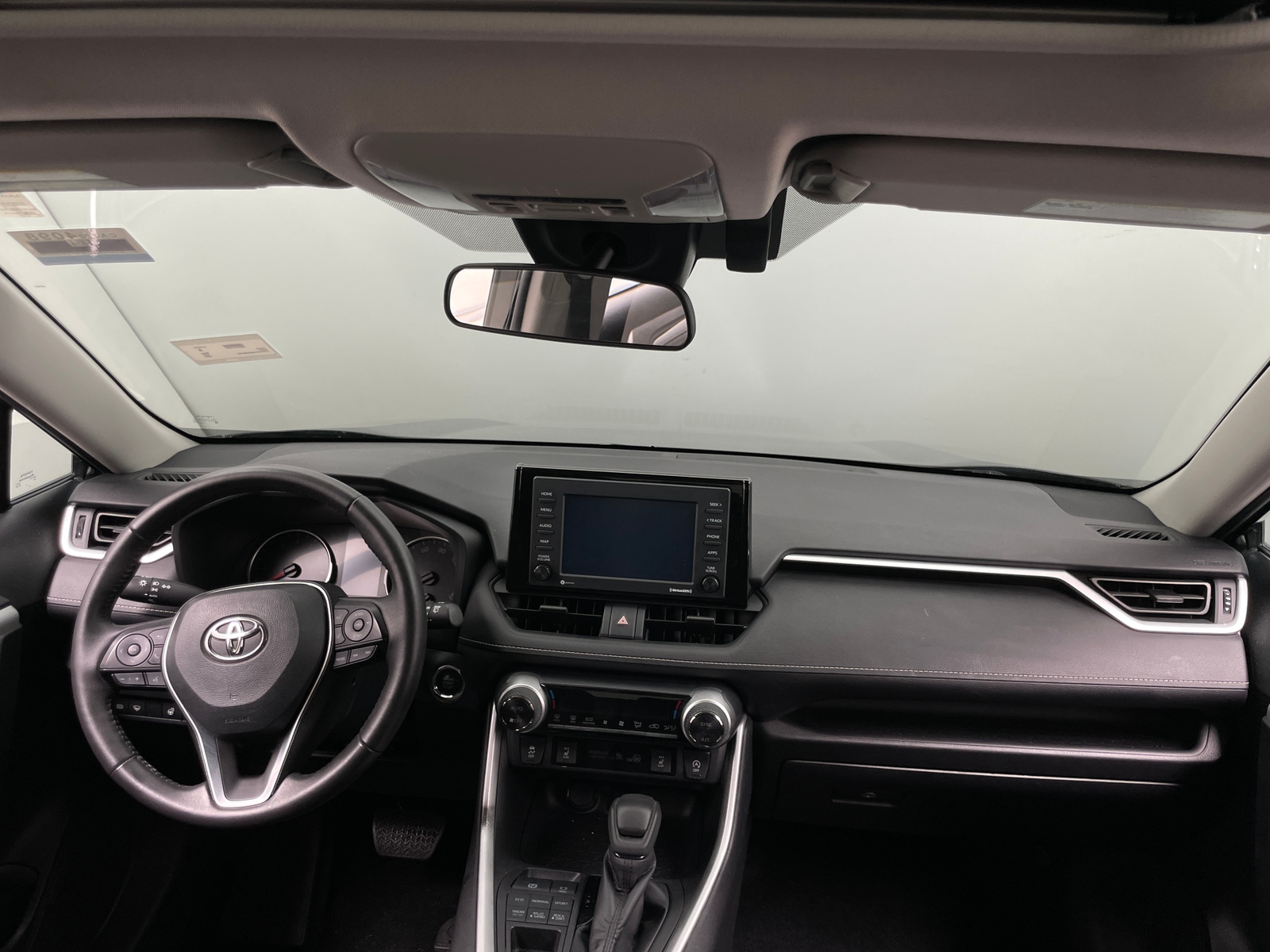 Thumbnail: 2022 Toyota RAV4 - 3