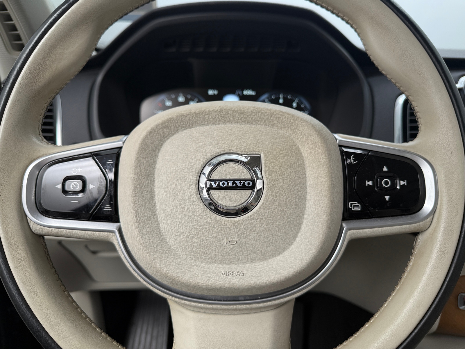 Thumbnail: 2021 Volvo XC90 - 4