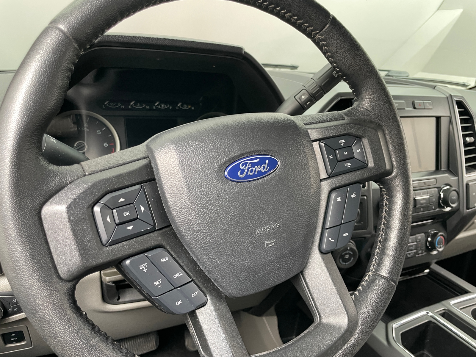 Thumbnail: 2018 Ford Econoline - 5