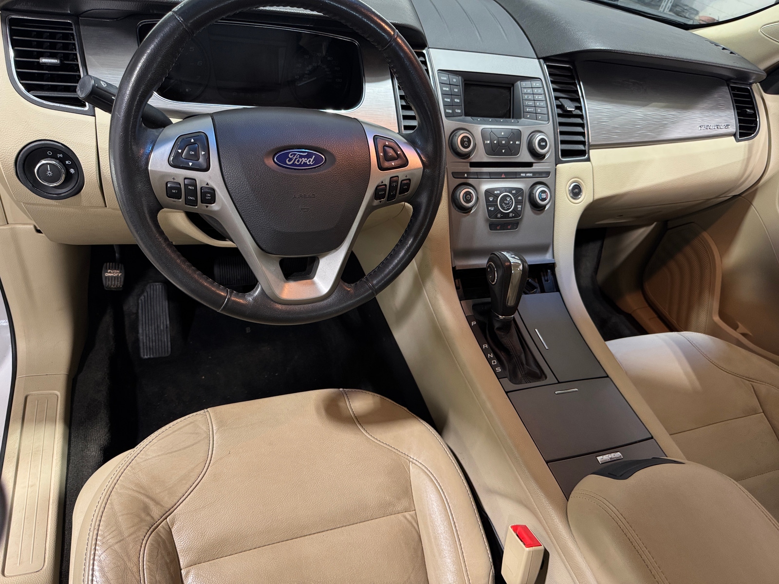 Thumbnail: 2015 Ford Taurus - 3