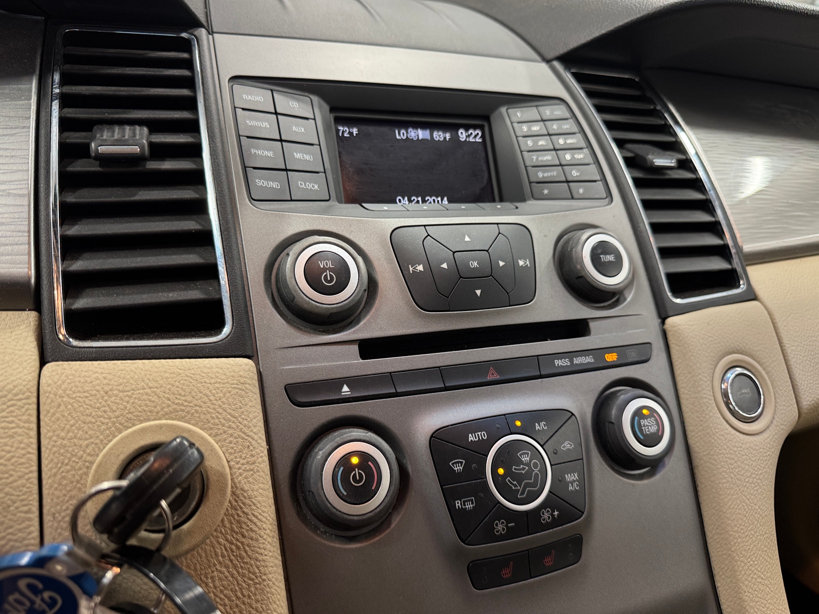 Thumbnail: 2015 Ford Taurus - 4