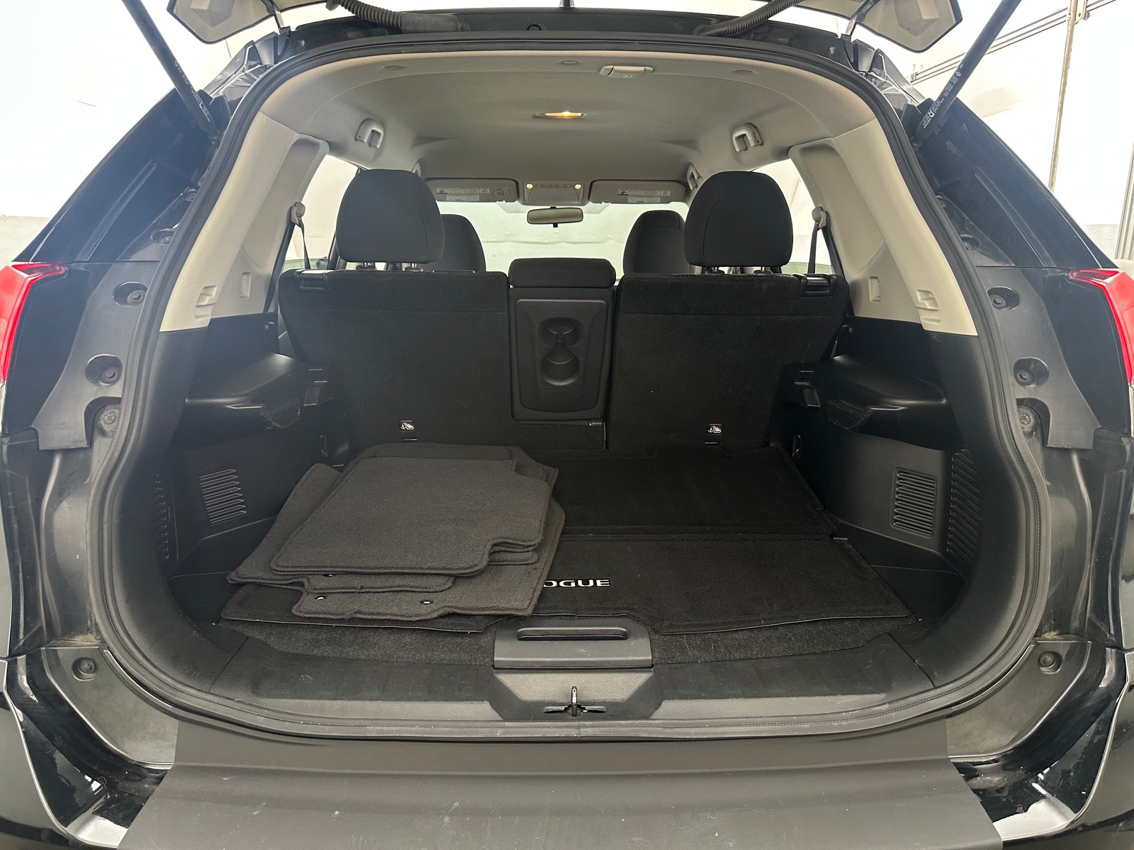 Thumbnail: 2017 Nissan Rogue - 7