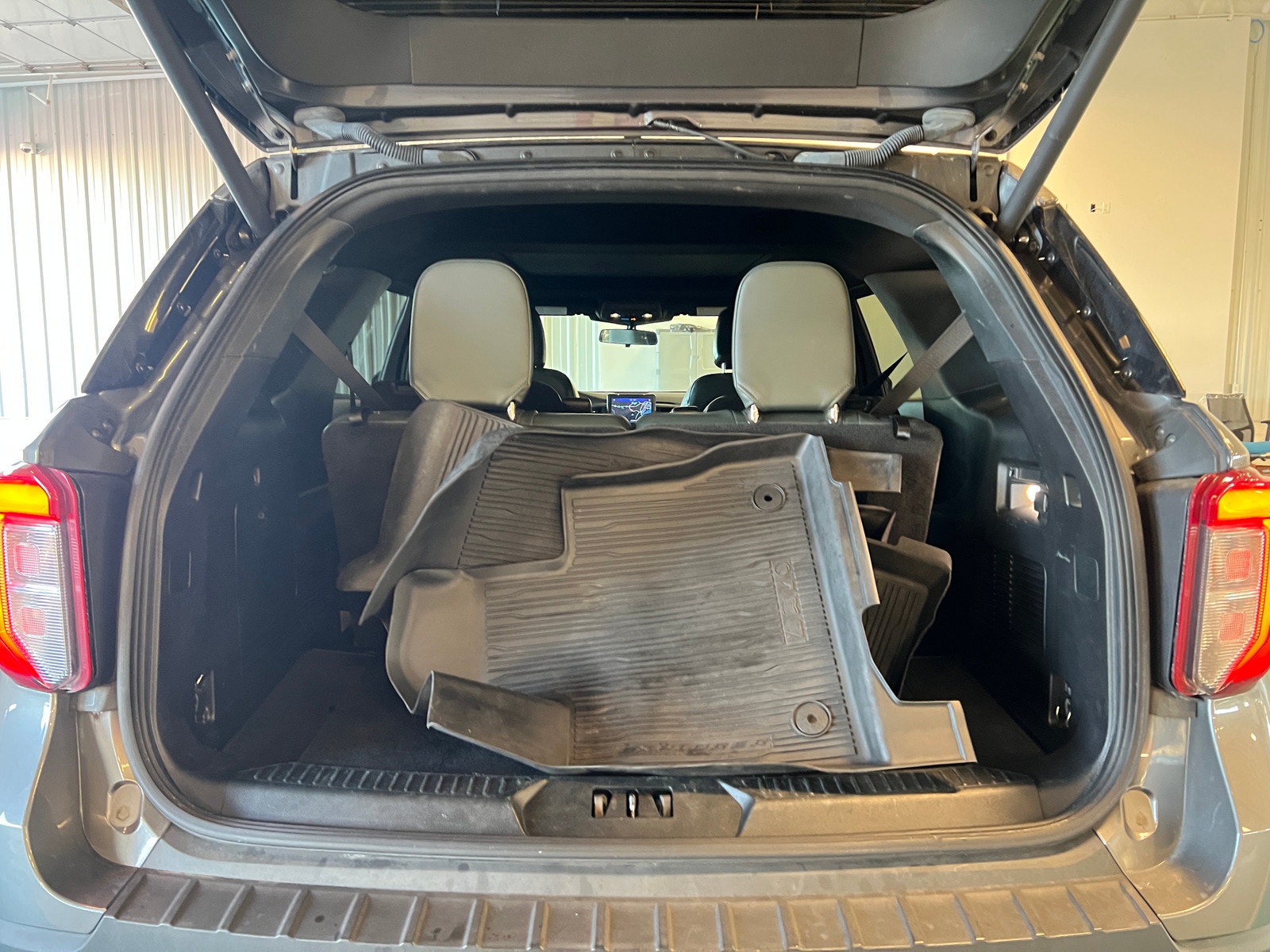 Thumbnail: 2022 Ford Explorer - 6