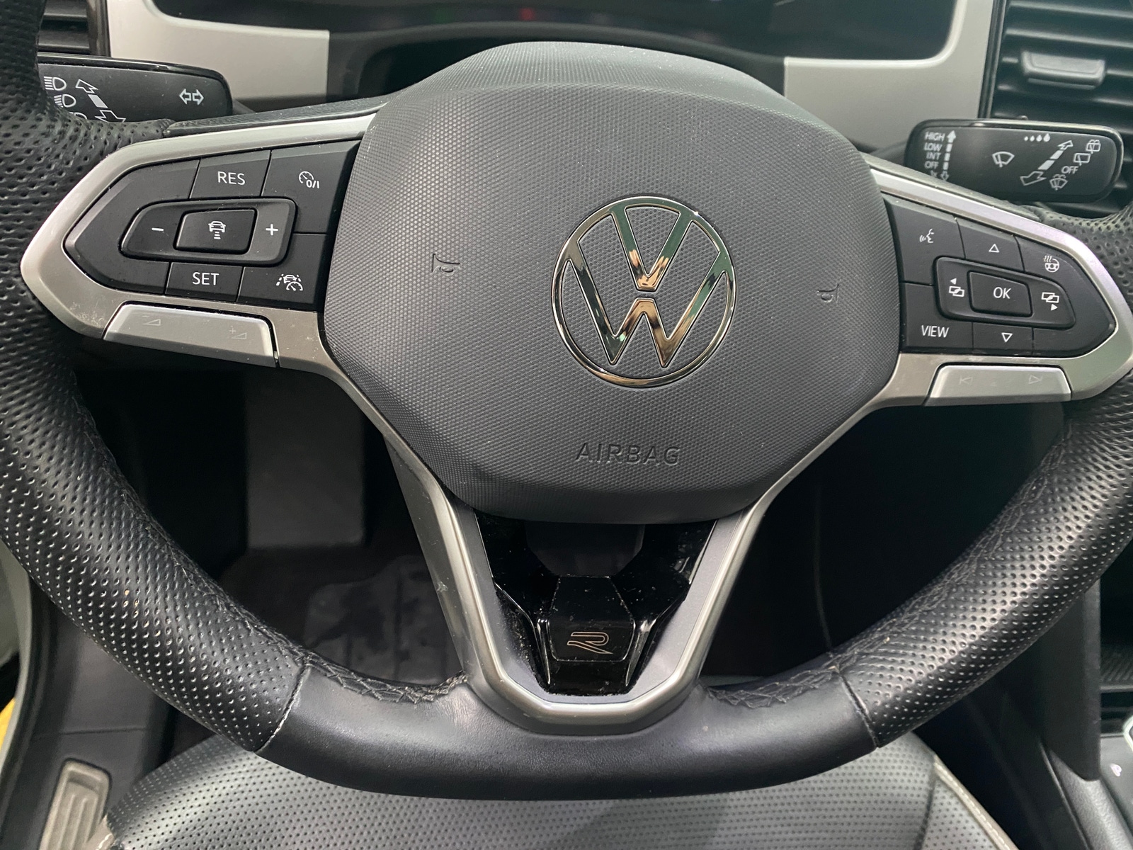 Thumbnail: 2023 Volkswagen Atlas - 4