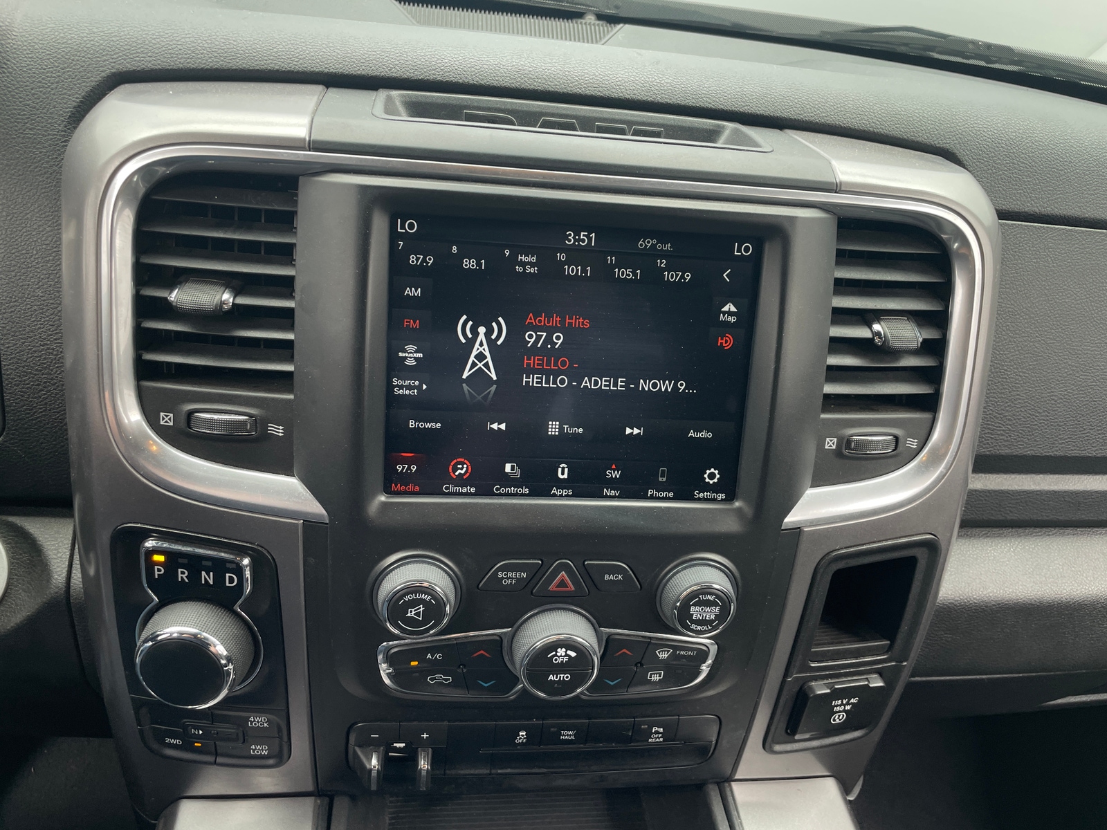 Thumbnail: 2023 RAM 1500 Classic - 4