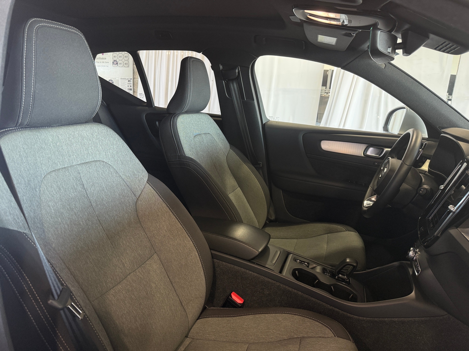 Thumbnail: 2024 Volvo XC40 - 2