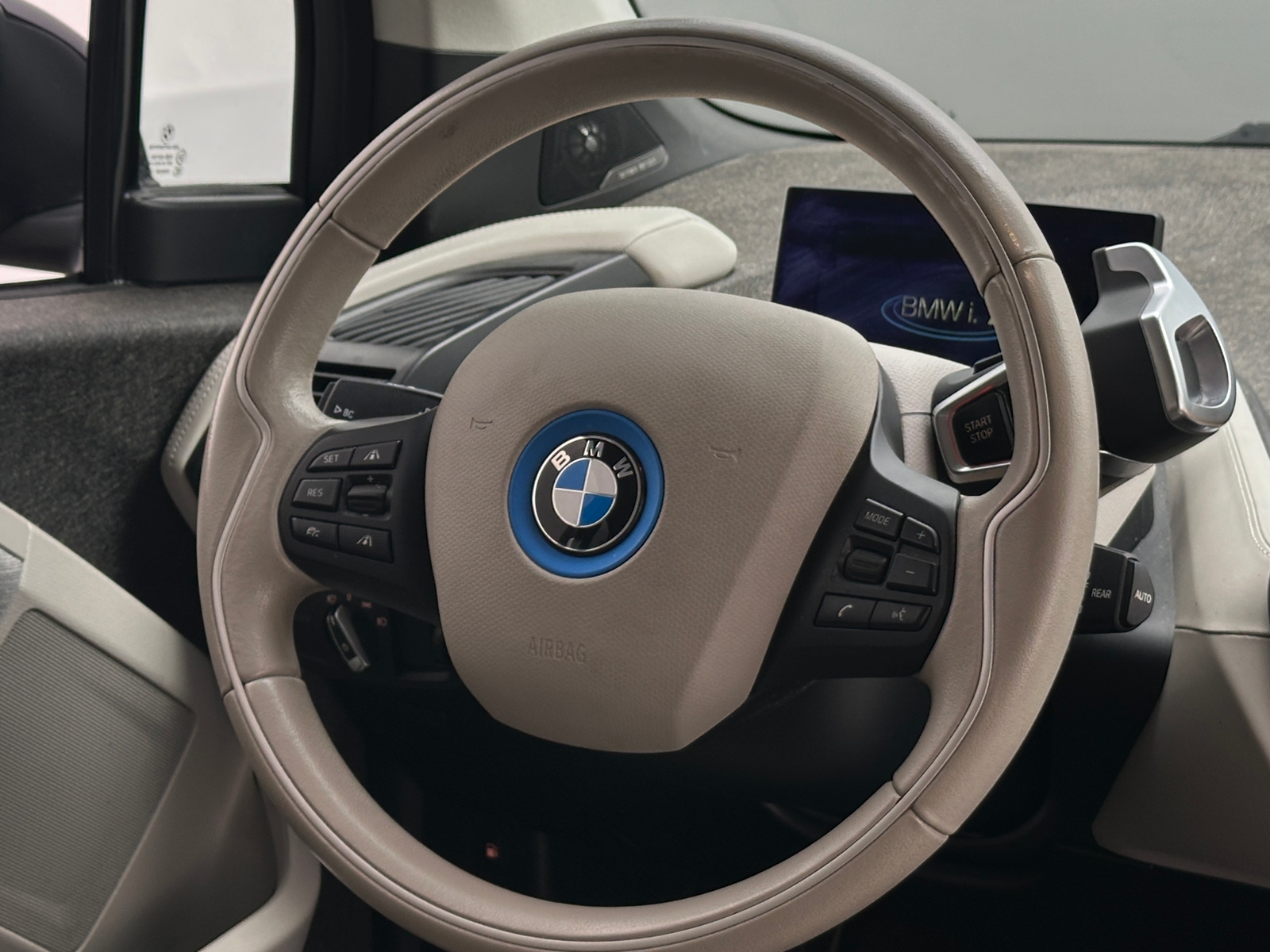 Thumbnail: 2017 BMW i3 - 5