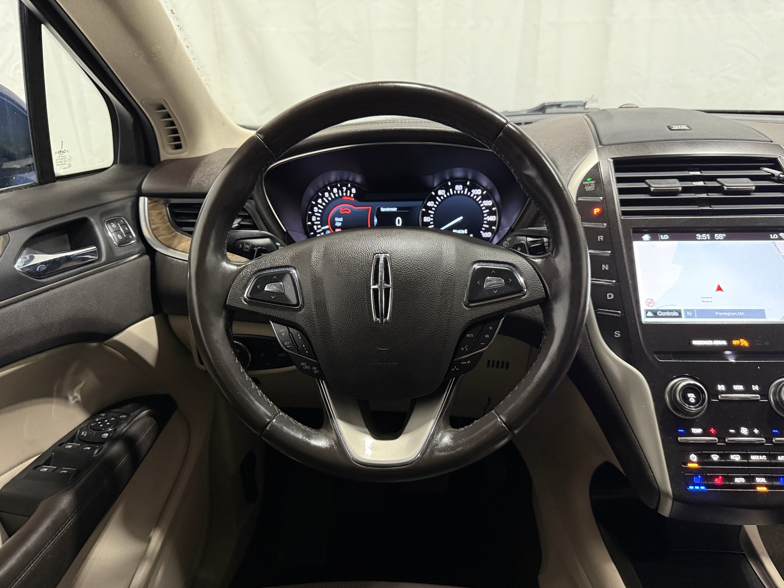 Thumbnail: 2019 Lincoln MKC - 4