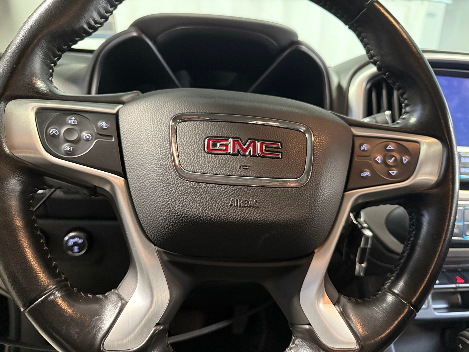Thumbnail: 2018 GMC Canyon - 4