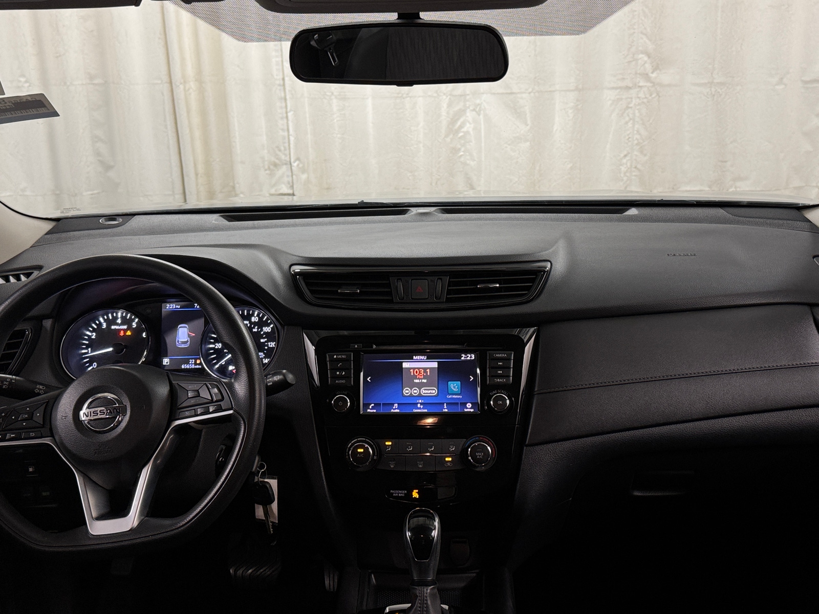 Thumbnail: 2018 Nissan Rogue - 3