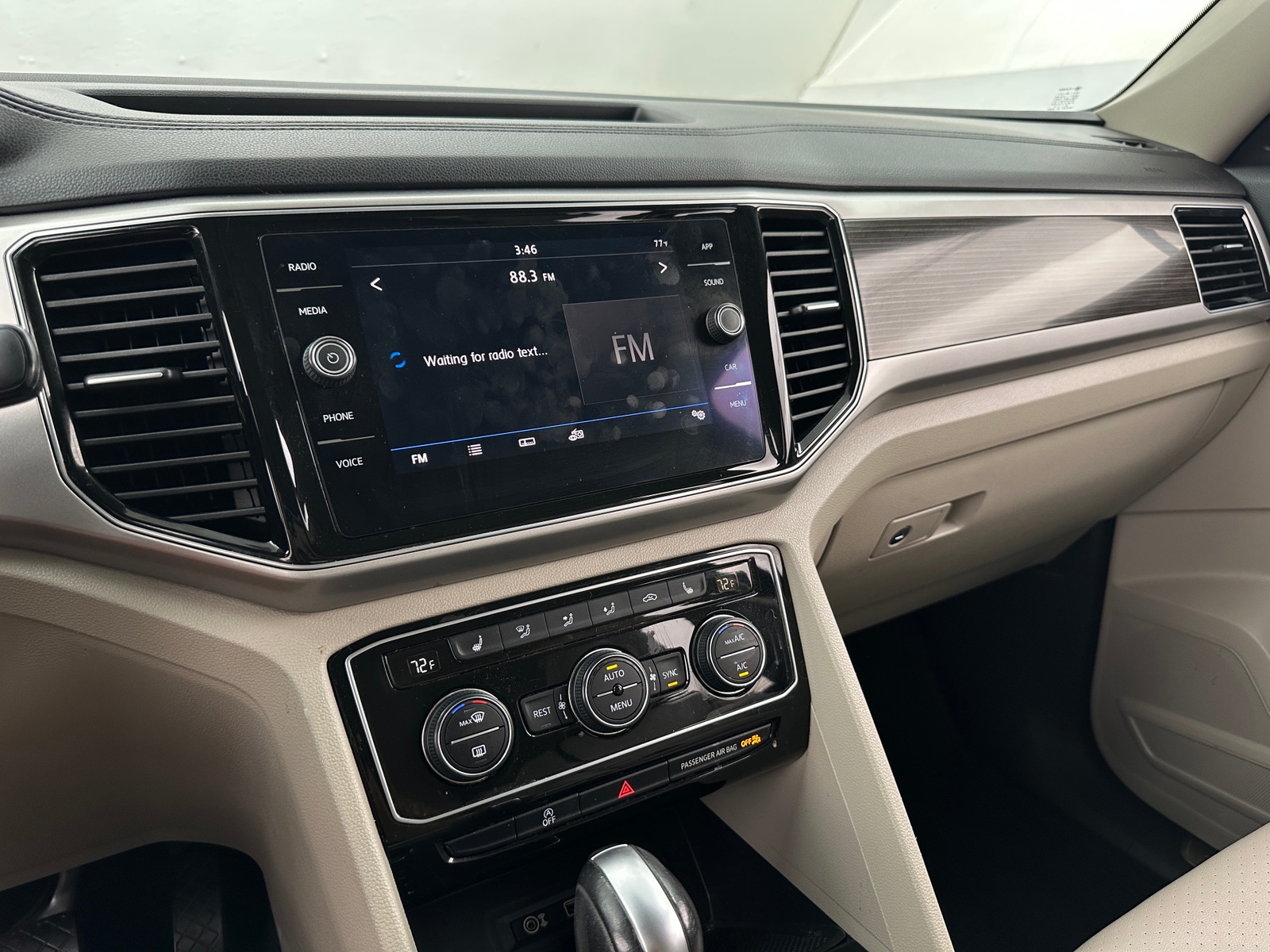 Thumbnail: 2018 Volkswagen Atlas - 3