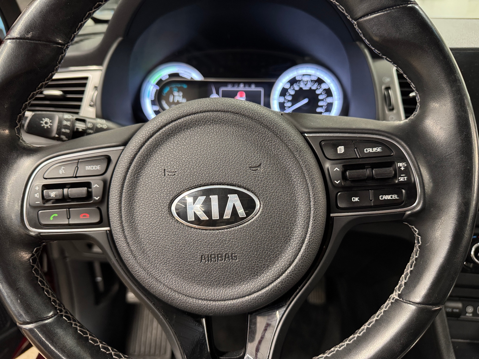 Thumbnail: 2019 Kia Niro - 4
